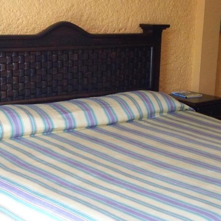 Hotel Villa Monarca Inn Zitácuaro Pokój zdjęcie