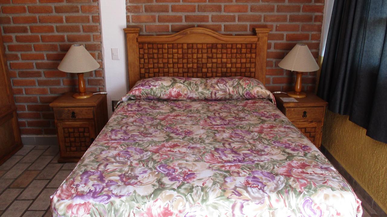 Hotel Villa Monarca Inn Zitácuaro Zewnętrze zdjęcie